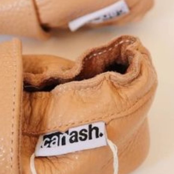 CANASH & CO.: BABY/TODDLER BLACK GENUINE LEATHER SHOES - Picture 4 of 4